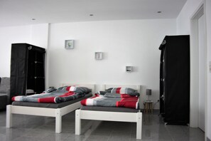 Apartment (HR055-KL01) | Free WiFi, bed sheets - Ferienwohnung Kleve (Kleve)