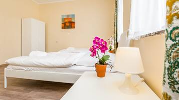 Free WiFi, bed sheets