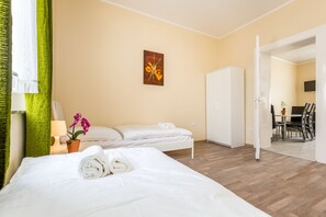 Apartment, 2 Bedrooms (HR057-L04) | Free WiFi, bed sheets - Apartments Leverkusen (Leverkusen)