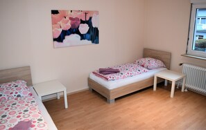Apartment, 2 Bedrooms (HR058-L06) | Free WiFi, bed sheets - Ferienwohnung Leverkusen Schlebusch (Leverkusen)