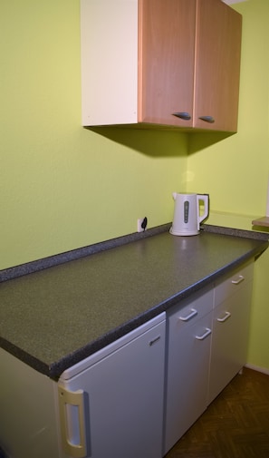 Appartement, 2 chambres (HR058-L07) | Cuisine privée | Réfrigérateur, un four, surface de cuisson, cafetière-théière