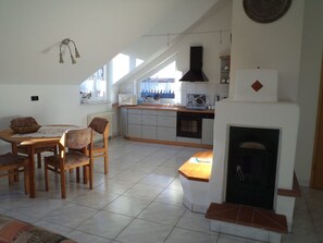 Apartment, 2 Bedrooms (HR064-MZ02) | In-room dining