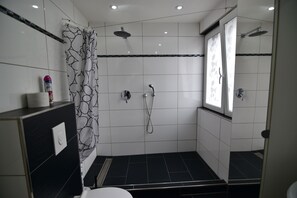 Bathroom - Ferienhaus Niederkassel (Niederkassel)
