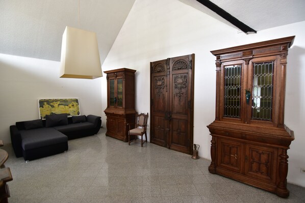 อพาร์ทเมนท์, 2 ห้องนอน (HR066-N05) | บริเวณนั่งเล่น | ทีวี