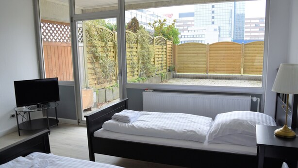 Apartment, 1 Bedroom (HR070-NE06) | WiFi (free), bed sheets - Ferienwohnung Neuss (Neuss)