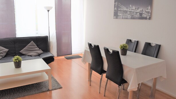 Apartment, 2 Bedrooms (HR071-NE04) | Living area | TV - Apartment Neuss (Neuss)
