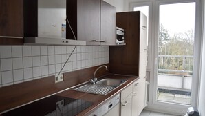Căn hộ, 2 phòng ngủ (HR072-NE05) | Bếp riêng