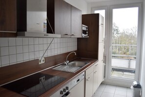 Private kitchen - Ferienwohnung Neuss Schillerstrasse (Neuss)
