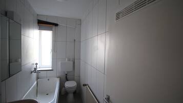 Apartment, 3 Schlafzimmer (HR081-RM01) | Komfortbadewanne