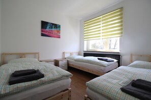 Apartment, 3 Bedrooms (HR081-RM01) | 3 bedrooms, free WiFi, bed sheets - Apartment Remscheid (Remscheid)