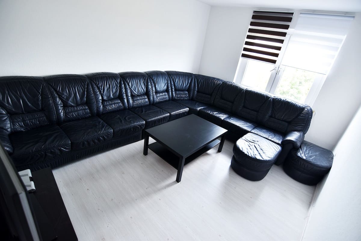 Apartment, 2 Bedrooms (HR082-RM03) | Living room | TV