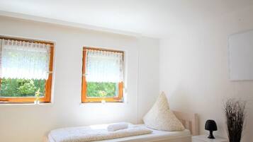 House, 3 Bedrooms (HR092-Z01) | 3 bedrooms, free WiFi, bed sheets