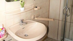 House, 3 Bedrooms (HR092-Z01) | Bathroom | Towels - Ferienhaus Zülpich (Zulpich)