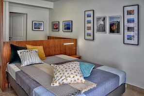 In-room safe, desk, blackout drapes, soundproofing - B&B Fossanoce (Belpasso)