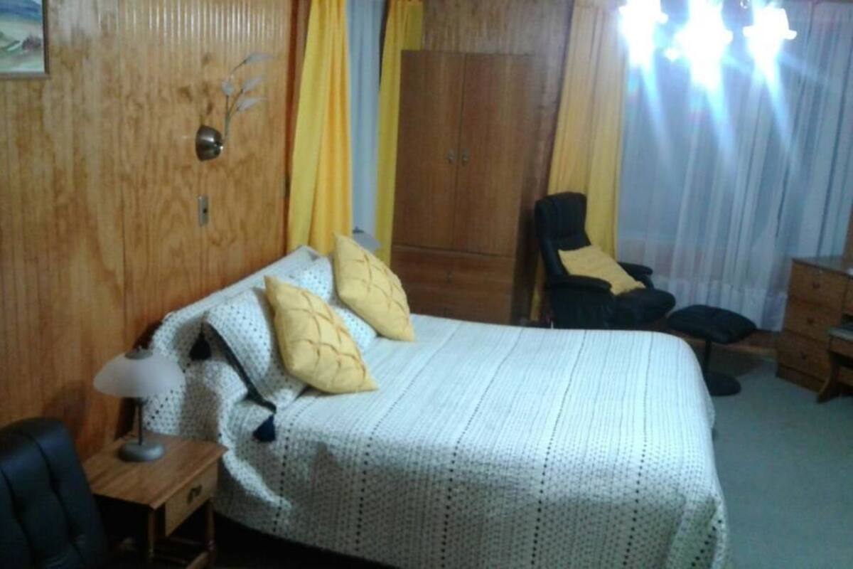 Quarto triplo conforto, 1 quarto, para não fumantes | Escrivaninha, ferros/tábuas de passar roupa, Wi-Fi de cortesia