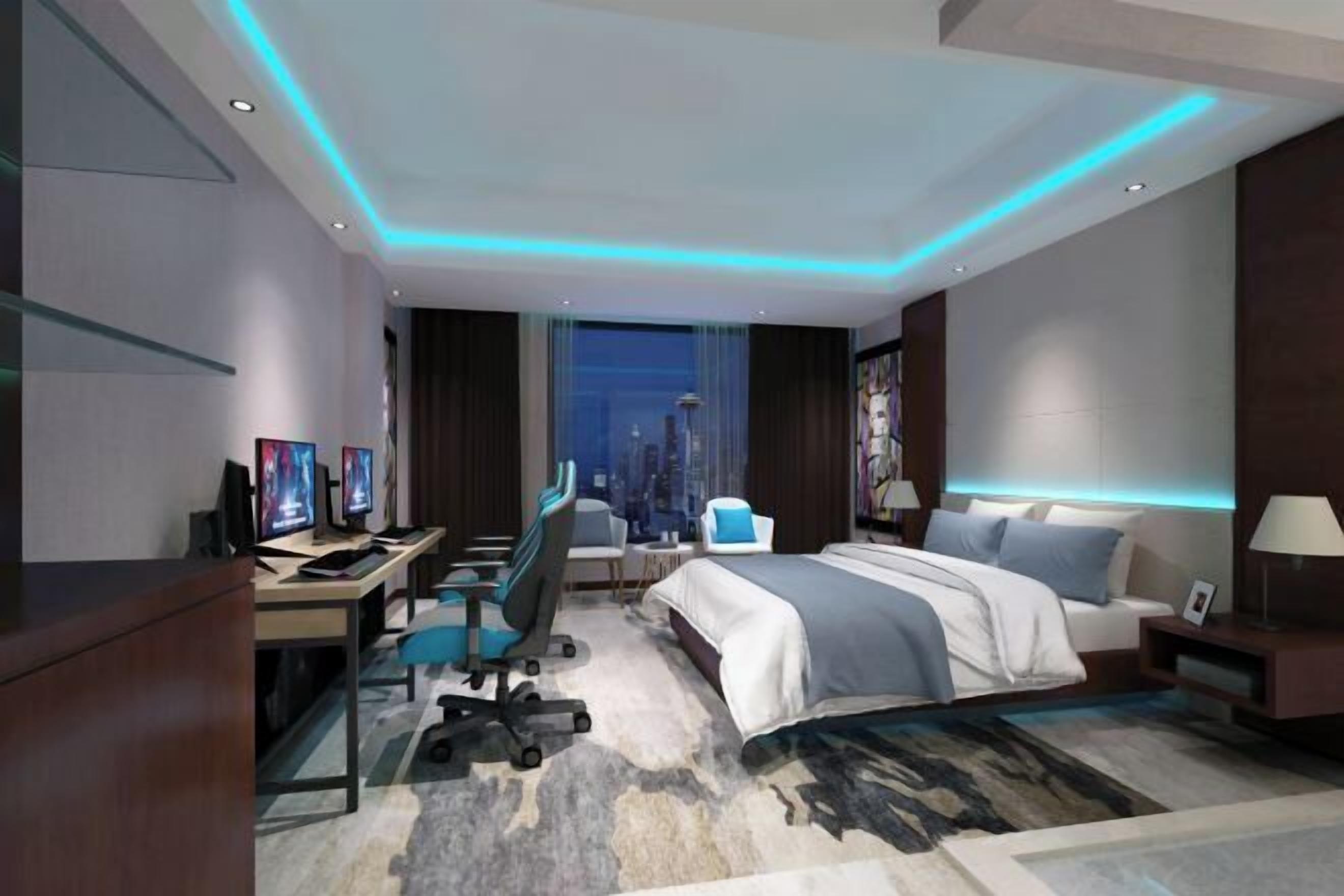 Peti besi dalam bilik, meja, langsir/tirai gelap terus 