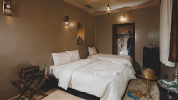 Junior Suite, Non Smoking | Minibar, in-room safe, blackout drapes, iron/ironing board