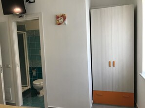 Room amenity - Good Night Moon B&B (Crotone)