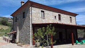 Front of property - Agriturismo Piano di Andrea (Perito)