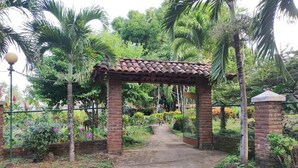 Property grounds - Eco Lodge El Porvenir (Altagracia)
