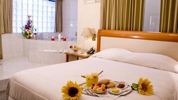 Suite presidencial | Caja de seguridad en la habitación, wifi gratis y ropa de cama