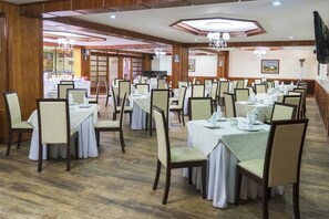 Free daily buffet breakfast - Gran Hotel Continental (Cajamarca)