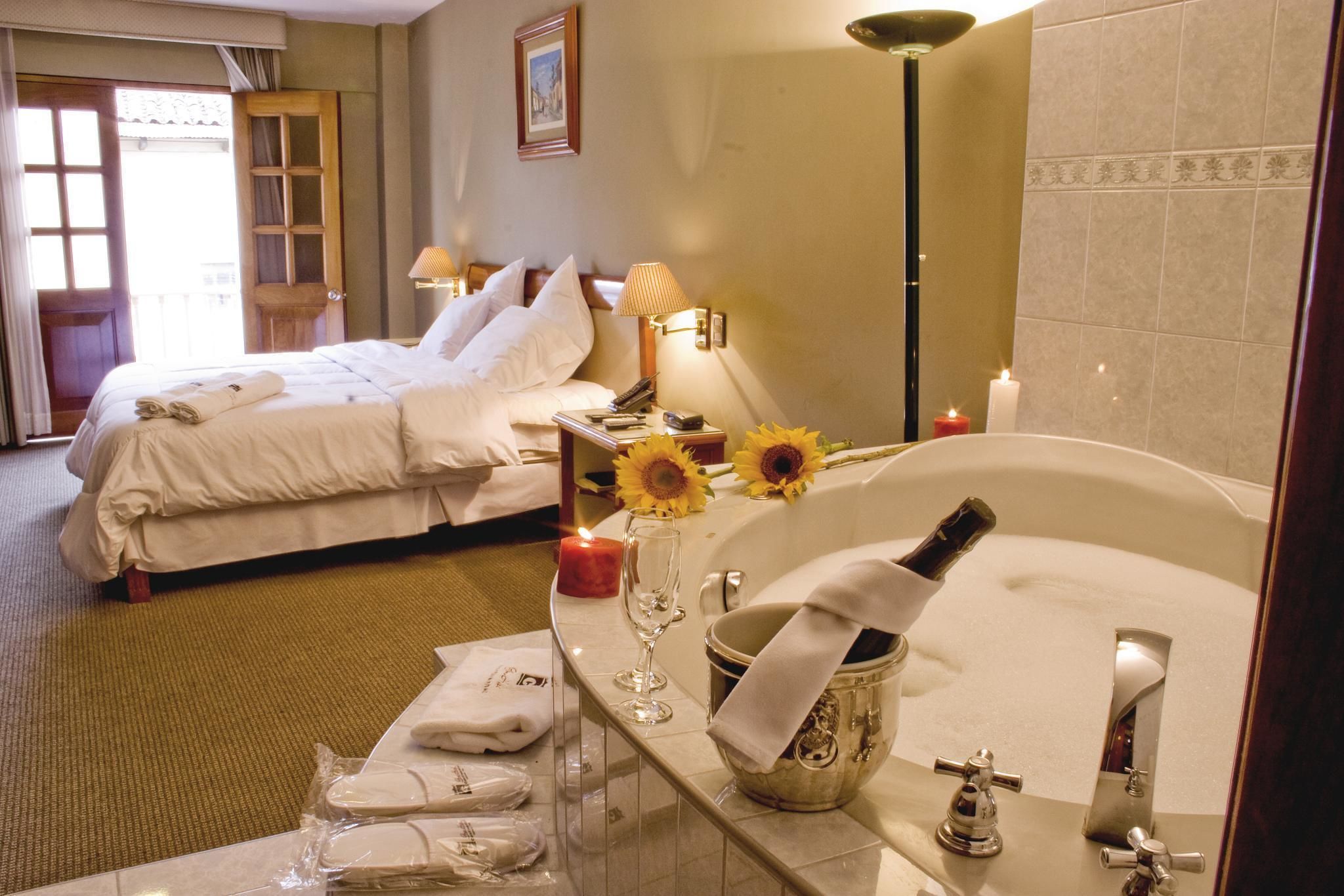 Presidential Suite | Bathroom shower