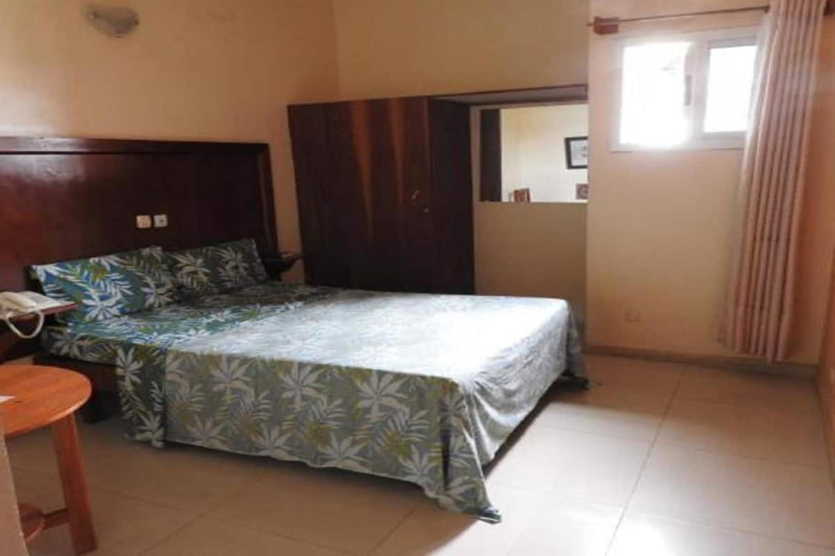 Classic Room, Non Smoking | Premium bedding, desk, blackout drapes, iron/ironing board