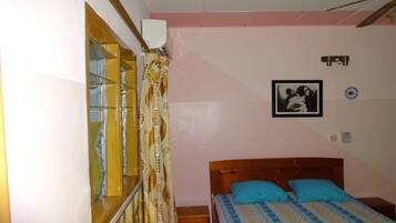 Standard Double Room, 1 Queen Bed, Non Smoking | Egyptian cotton sheets, premium bedding, blackout curtains