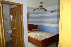 Chambre Double Standard, 1 grand lit, non-fumeur