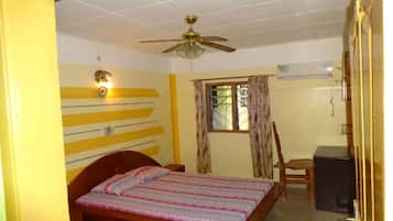 Standard Double Room, 1 Queen Bed, Non Smoking | Egyptian cotton sheets, premium bedding, blackout curtains