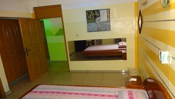 Standard Double Room, 1 Queen Bed, Non Smoking | Egyptian cotton sheets, premium bedding, blackout curtains