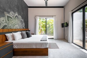 Deluxe Apartment, 2 Queen Beds, Non Smoking (1)