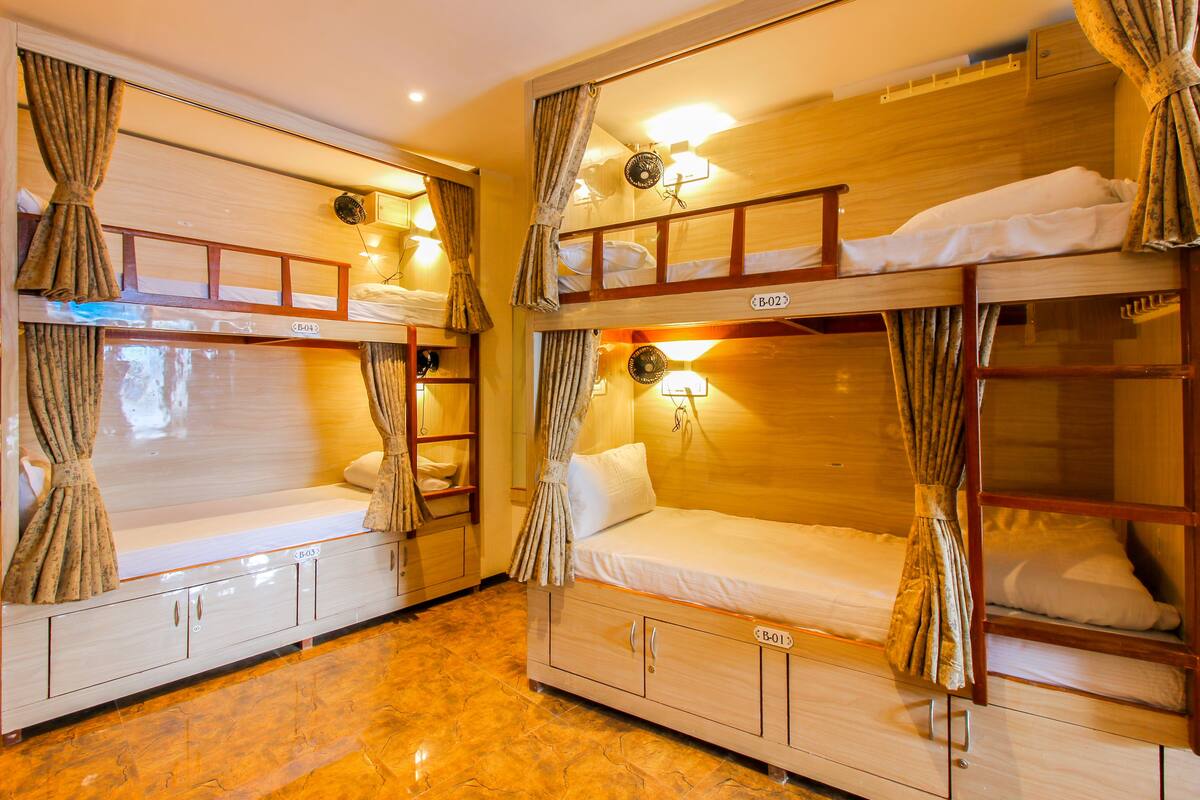 Deluxe Shared Dormitory, Non Smoking | In-room safe, WiFi (free), bed sheets
