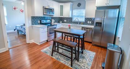 Bunglow moderno a 2 minutos del aeropuerto, la zona residencial de Charlotte, el estadio Panther, Spectrum, etc.