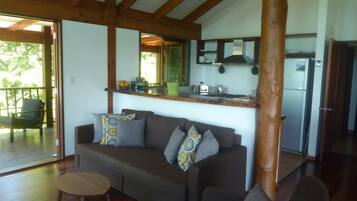 Een televisie, een muziekbibliotheek en een stereo