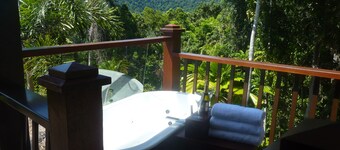 Daintree Holiday Homes - Yurara - Ocean Views and a Luxury Spa Bath for Two