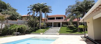 House in a closed condominium 45 minutes from São Paulo