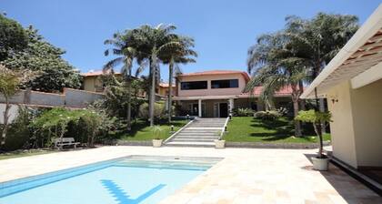 House in a closed condominium 45 minutes from São Paulo