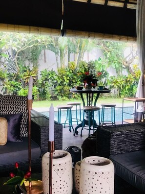 Outdoor dining - FENGSHUI VILLA - 3 BEDROOMS EXCLUSIVE VILLA IN UMALAS KEROBOKAN - BALI INDONESIA (Kerobokan)
