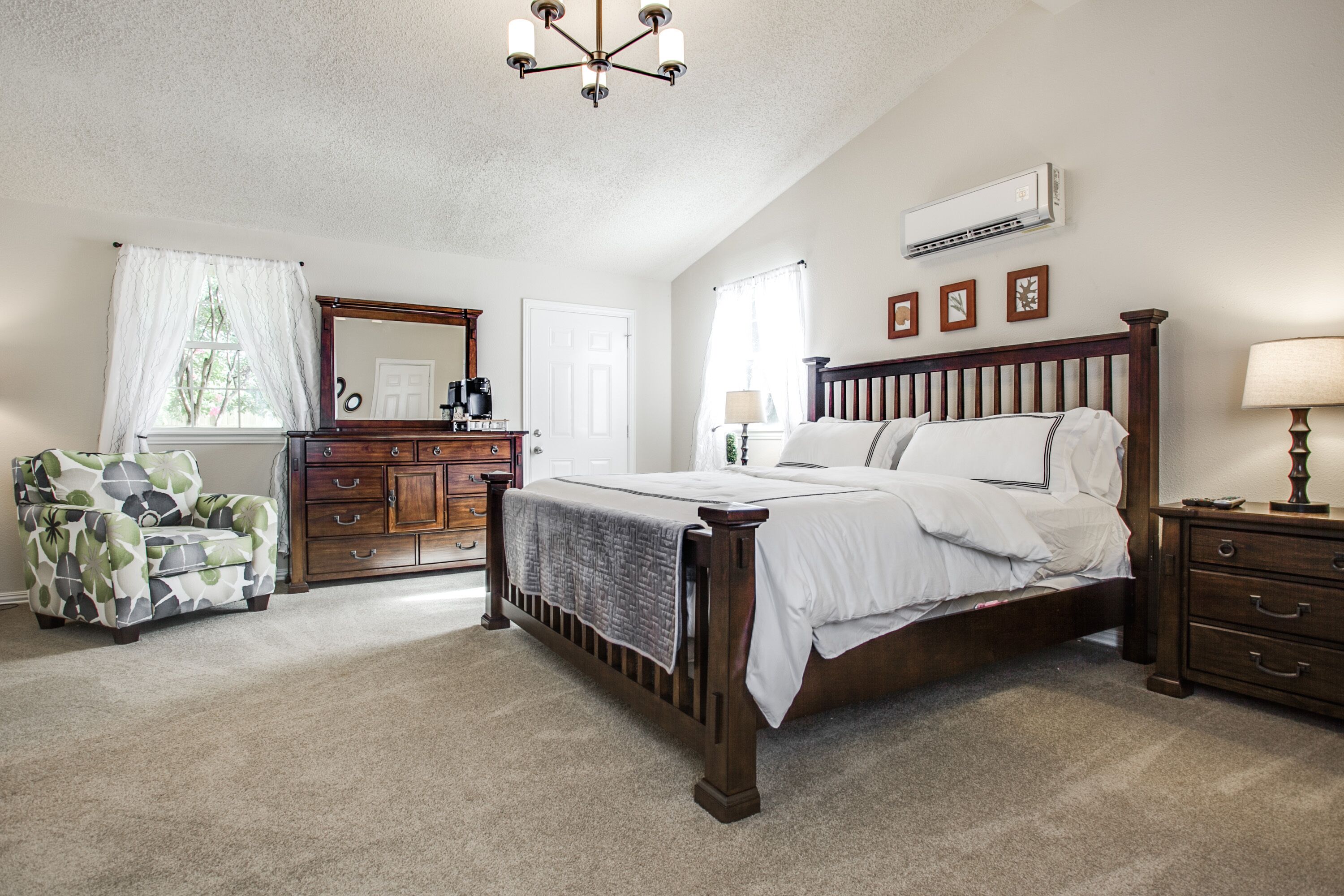 3 bedrooms, iron/ironing board, free WiFi, bed sheets