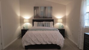 3 bedrooms, iron/ironing board, free WiFi, bed sheets - The Pool House minutes from W7th , TCU , Stockyards , Museums & Dickie’s Arena (Fort Worth)