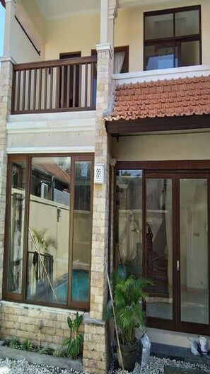 Exterior detail - 3 bedroom Law private villa Sanur (Sanur)