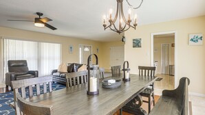 Dining - Riviera Beach Vacation Home w/ Pool: Walk to Beach (Riviera Beach)