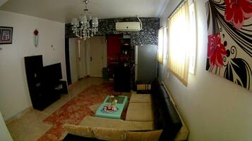 Televisión y chimenea