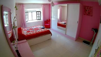 1 makuuhuone, silitysrauta/-lauta, internet