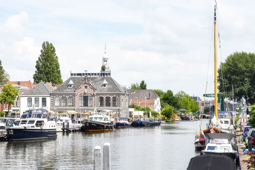 Beautiful first and second floor apartment in historic Leiden