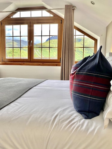 Moderne Wohnung in Fort William mit spektakulärem Blick auf Ben Nevis, Schlafmöglichkeiten für 6