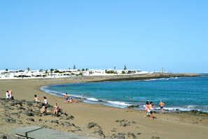 Am Strand, Liegestühle