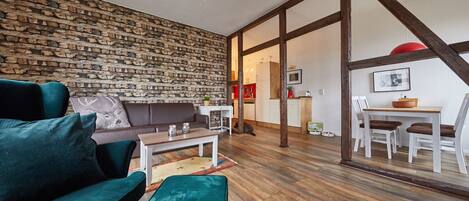 TV, fireplace, DVD player, stereo